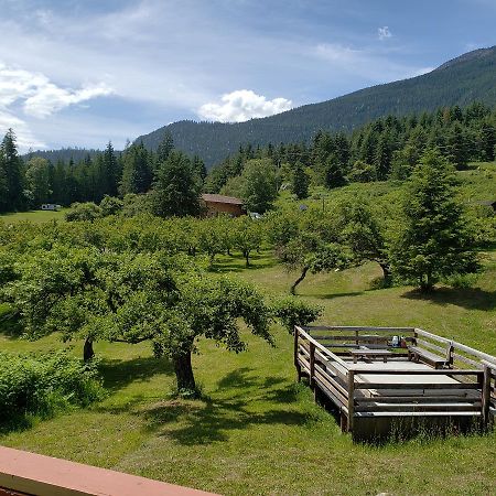 Cherry Cove Cabins Villa Kaslo Exterior photo