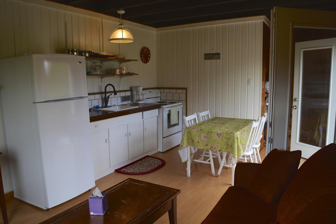 Cherry Cove Cabins Villa Kaslo Exterior photo