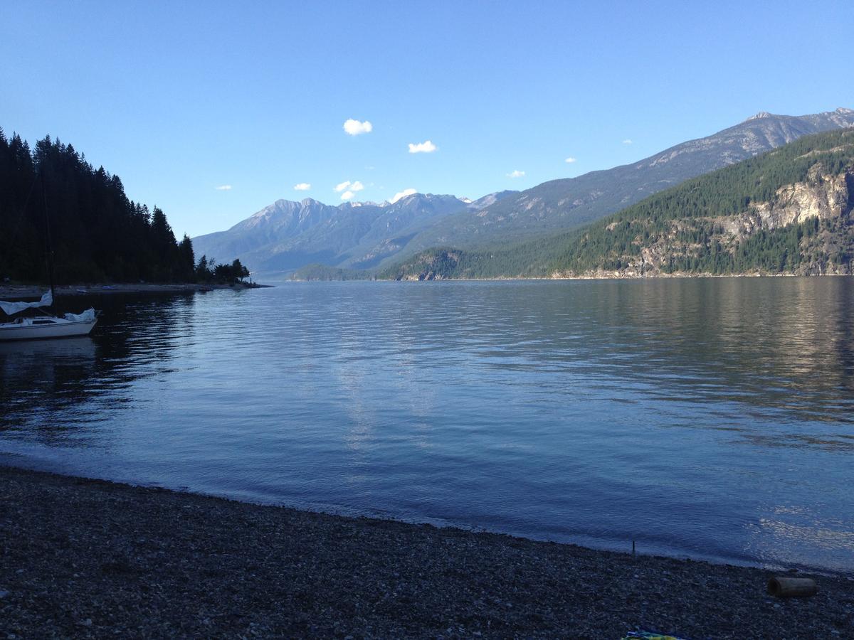 Cherry Cove Cabins Villa Kaslo Exterior photo