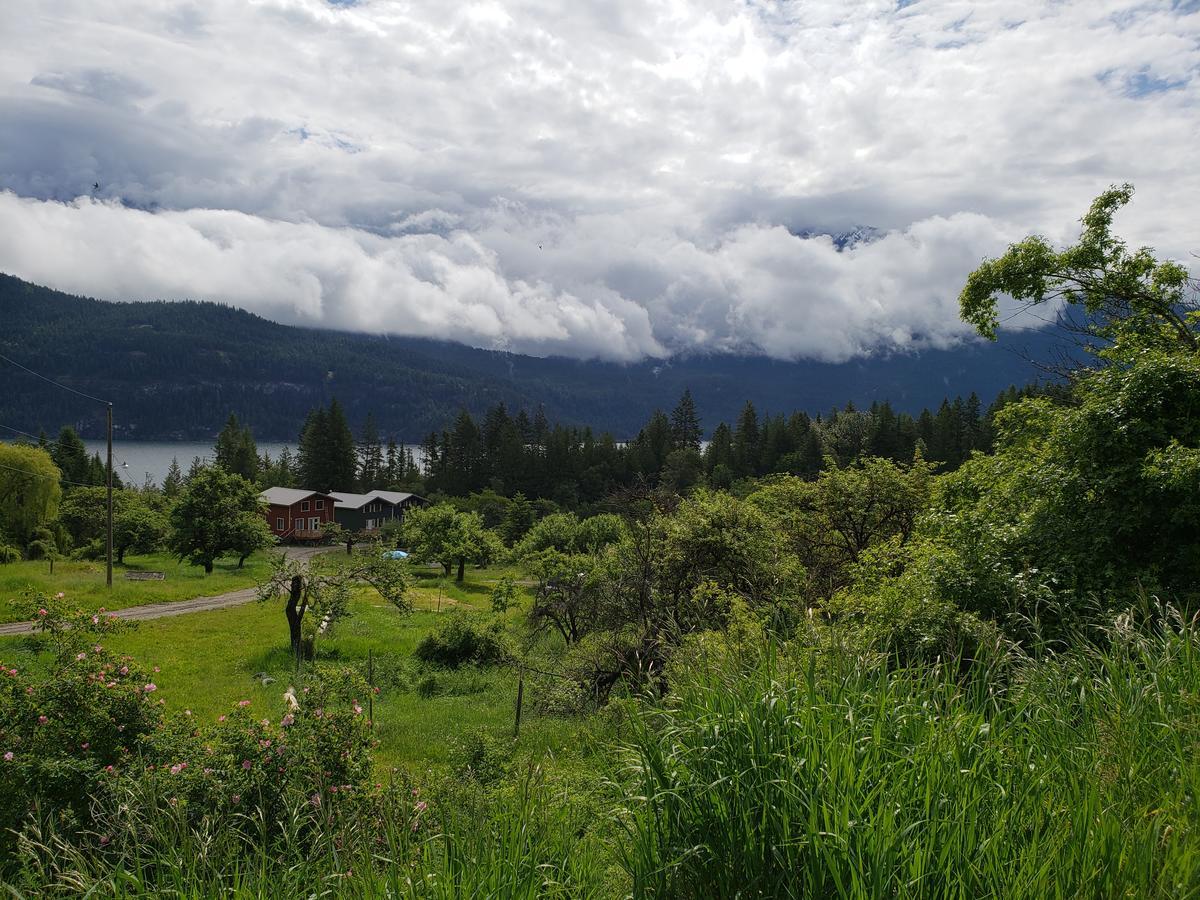 Cherry Cove Cabins Villa Kaslo Exterior photo