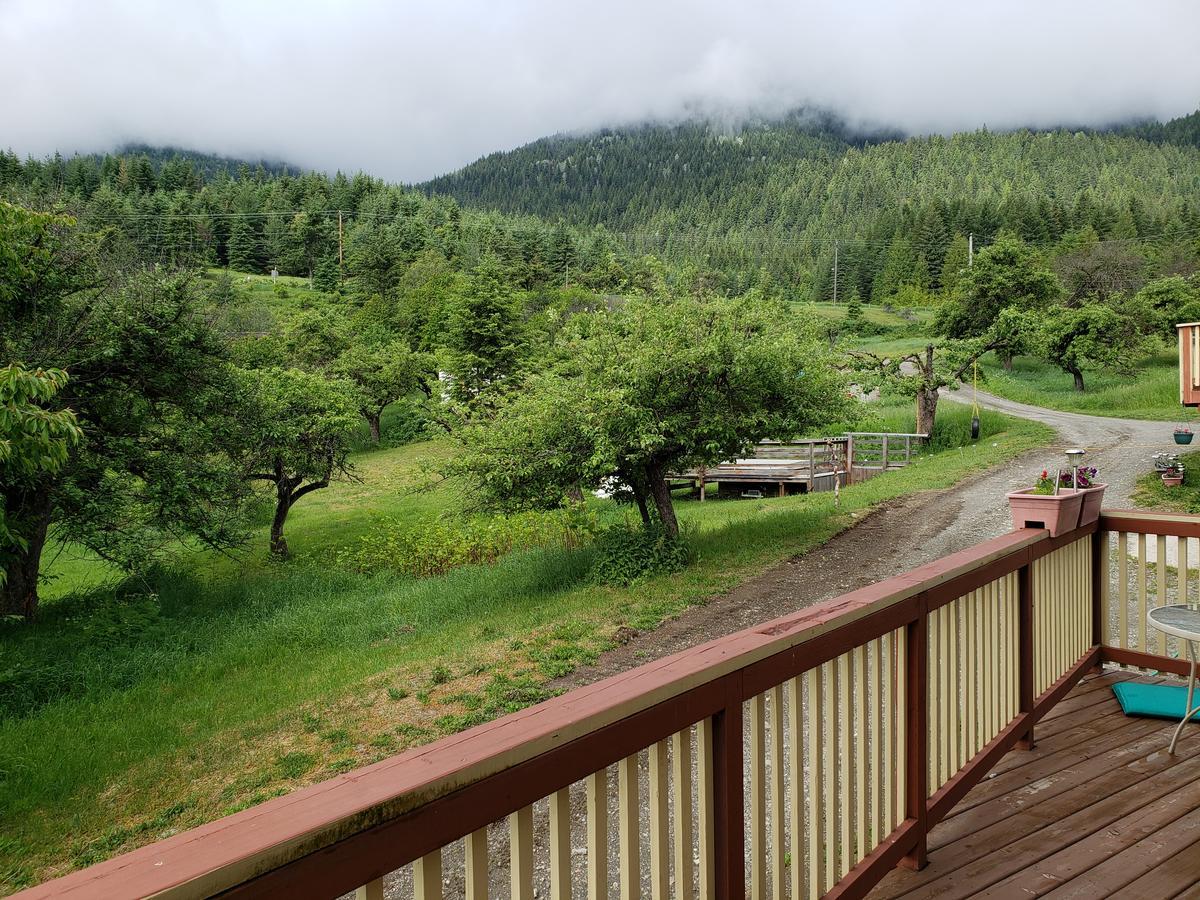 Cherry Cove Cabins Villa Kaslo Exterior photo