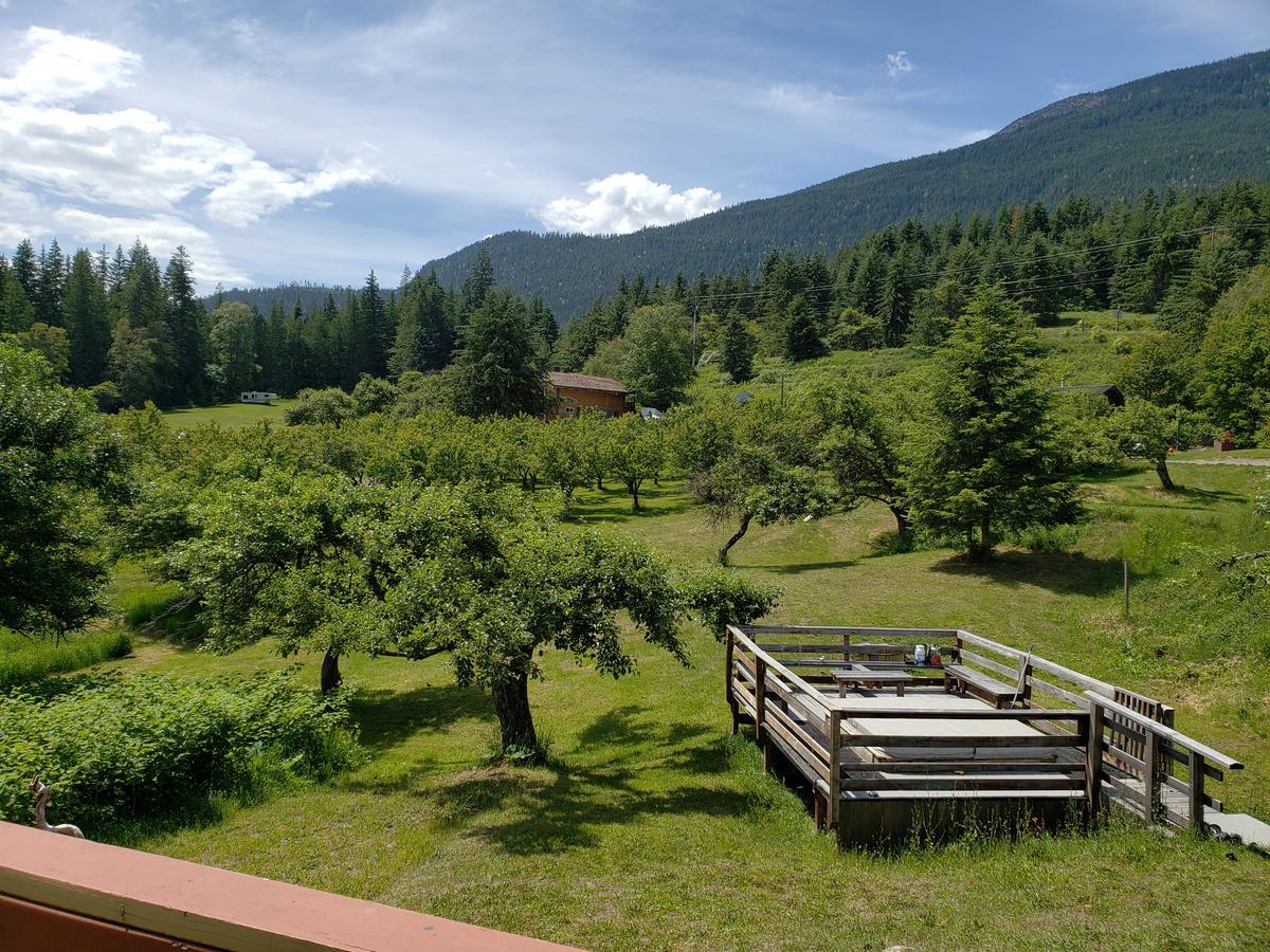 Cherry Cove Cabins Villa Kaslo Exterior photo