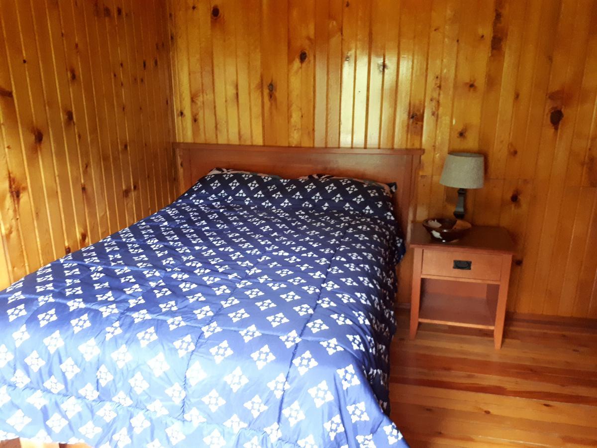Cherry Cove Cabins Villa Kaslo Exterior photo