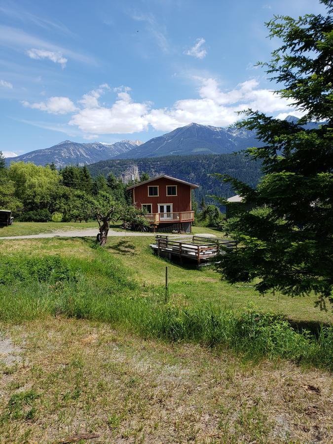 Cherry Cove Cabins Villa Kaslo Exterior photo