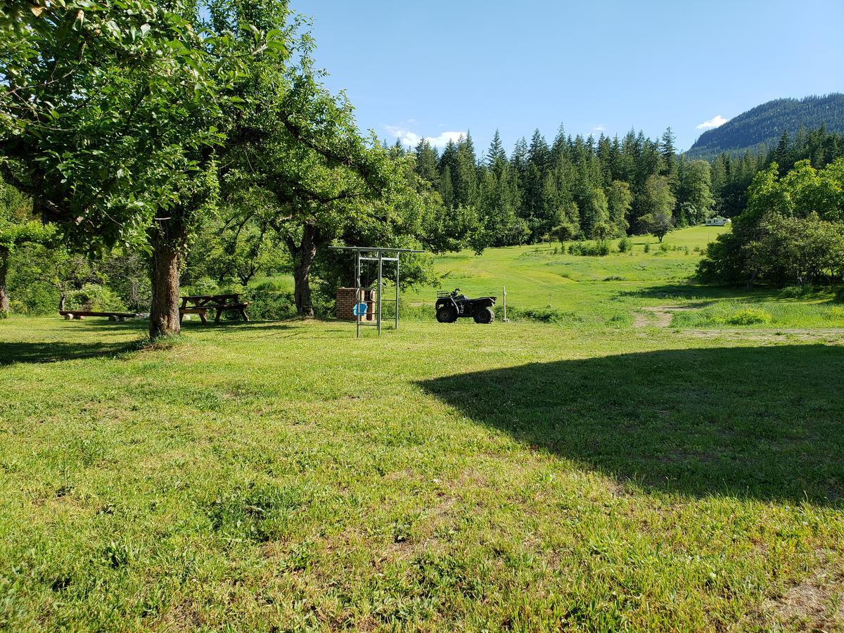 Cherry Cove Cabins Villa Kaslo Exterior photo